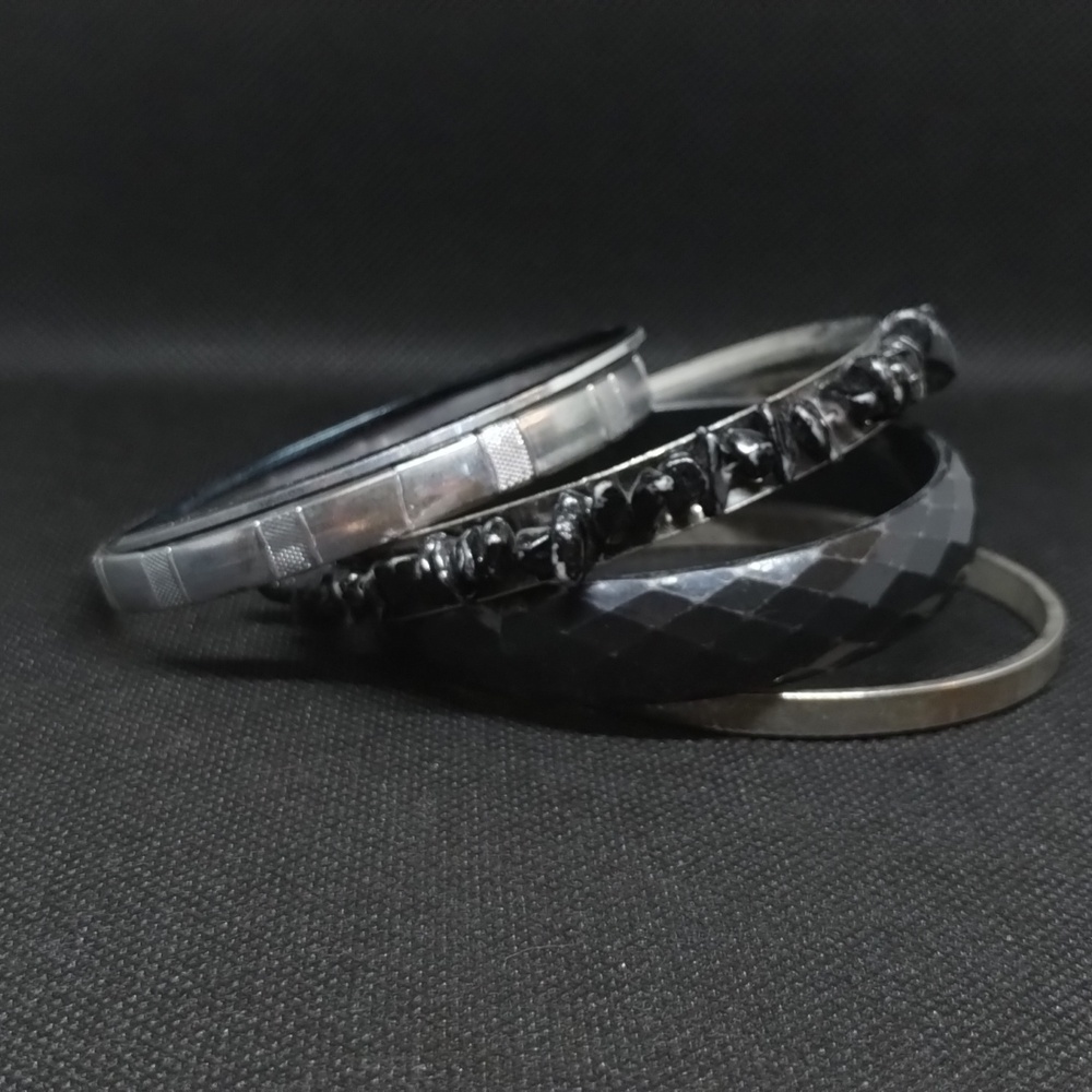 Multiset bangle bracelets